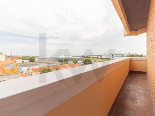 T2 completely renovated for rent in Vila Franca de Xira