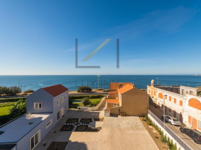 T2 convertido em T1 em São Pedro do Estoril com vista Mar