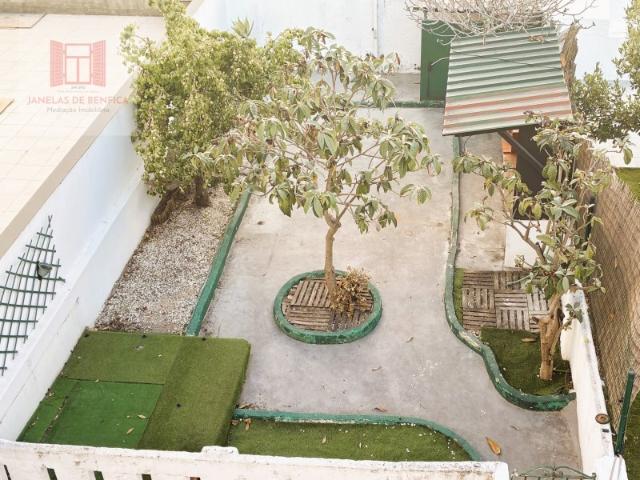T2 c/varanda e com quintal de 60 m2