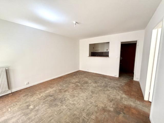 T2 de 40m2 avec terrasse Secteur Cour Lieutaud / Préfecture | Berthoz Immobilier