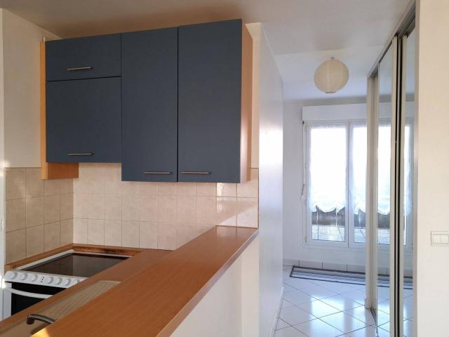 T2 de 40m2. Lumineux avec terrasse et parking