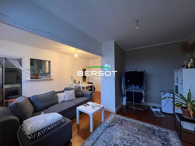 T2 de 54.60 m² avec cave et grenier quartier Vieilles Perrièr
