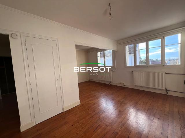 T2 de 54.60 mÂ² avec cave et grenier quartier Vieilles PerriÃ¨res