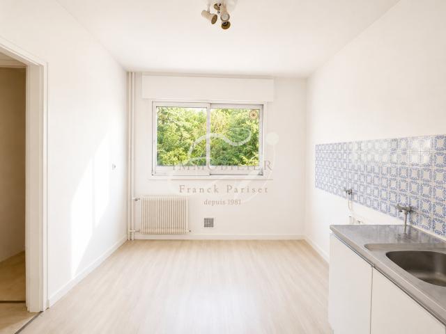 T2 de 58 m2 avec cave, stationnement