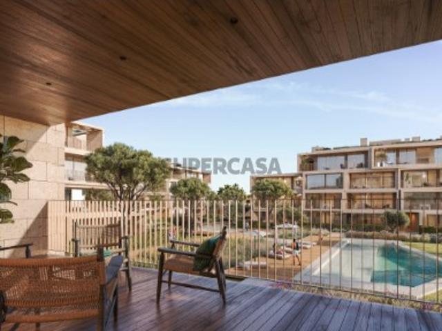 T2 de 107 m², com uma área exterior de 29 m² e 2 lugar de estacionamento