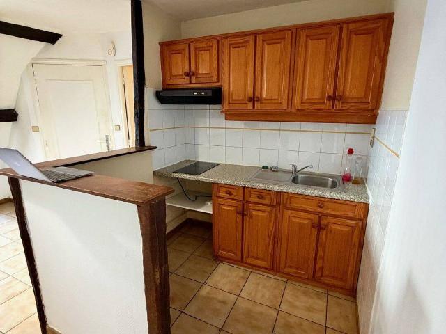 T2 de 36 m² avec poutres apparentes – quartier des Halles, Tours