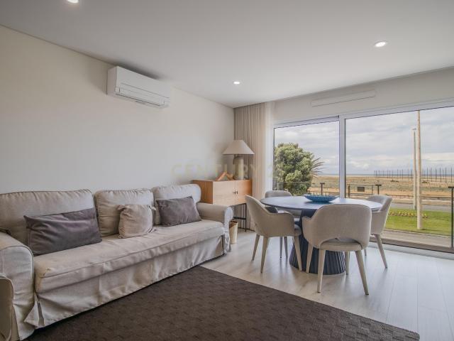 T2 de Luxo na Primeira Linha de Mar em Buarcos