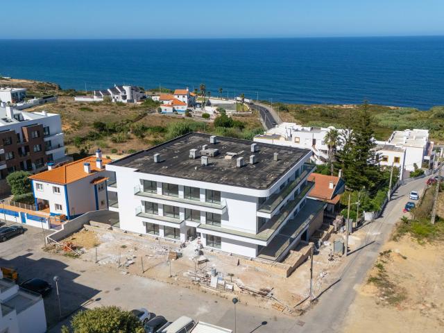 T2 de Luxo, a 700m da praia com vista mar