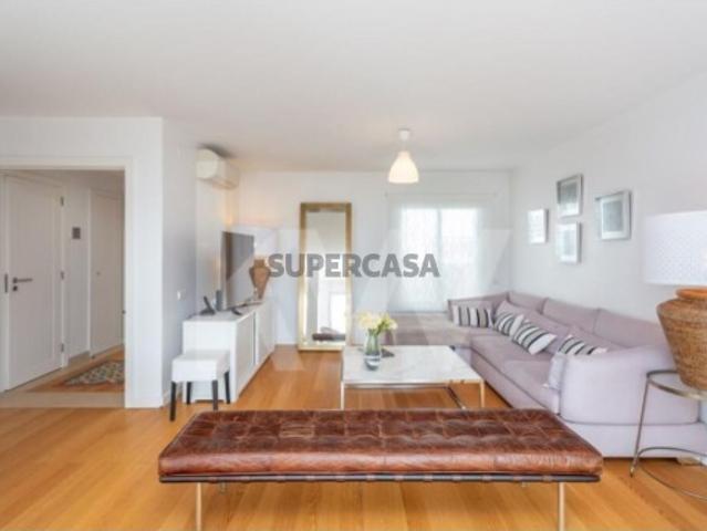 T2 Duplex 2 Suites 2 Estacionamentos 139m2 Algés