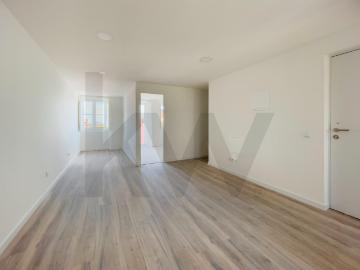 T2 Duplex Apartment for Rent with Terrace
