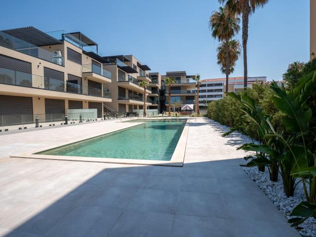 Duplex premium com terraço privativo em Vilamoura
