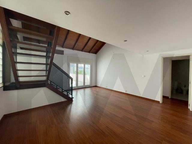 T2 Duplex in Estrela | Terrace and Balcony