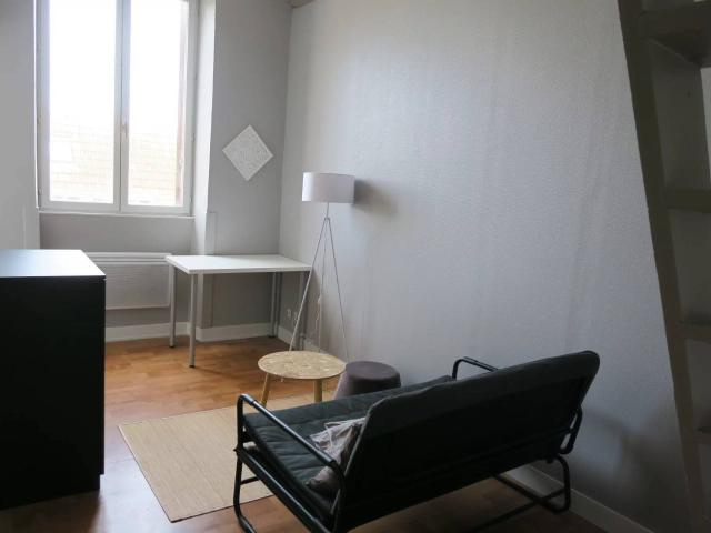 T2 duplex meublé entièrement rénové
