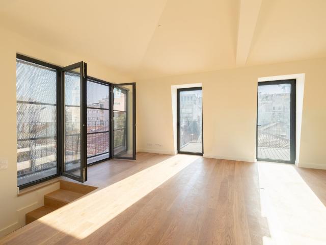 T2 Duplex Novo junto à Avenida da Liberdade, Lisboa 118m² Santo António