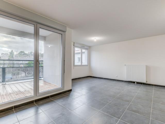 T2 duplex neuf, idéalement situé, avec balcon et parking