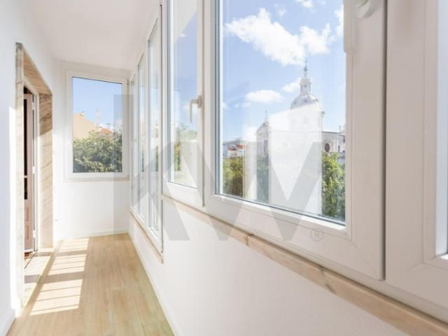 T2 em Belém com vista para a Igreja da Memória