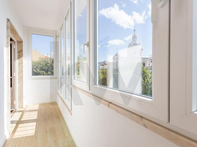 T2 em Belém com vista para a Igreja da Memória