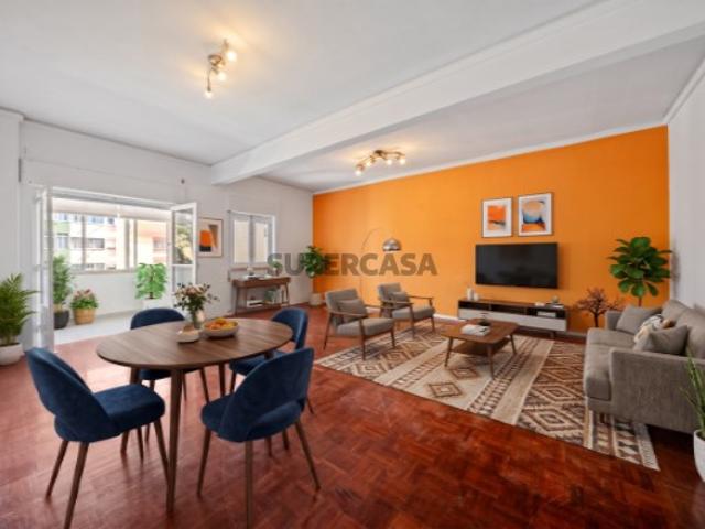 T2 em bom estado para venda na Figueirinha, em Oeiras