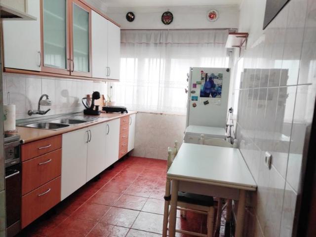 T2 em Casal de São Brás Excelente localização junto à Farmácia Nunes