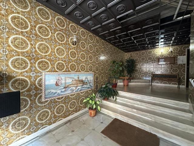 T2 totalmente remodelado em Oeiras com excelente localização