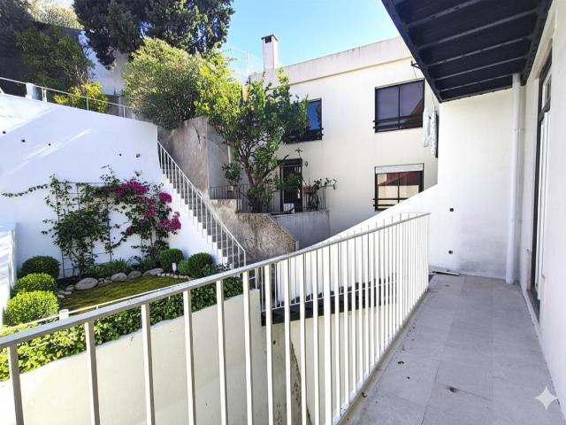 Apartamento T2 com varanda e jardim privativo | Arroios – Li. 165m² Penha de frança