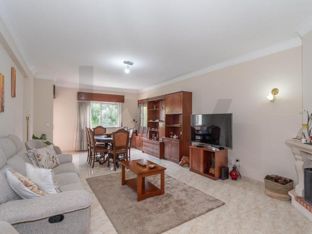 T2 em Queluz | Box | Arrecadação | Varandas 115m² Queluz e Belas