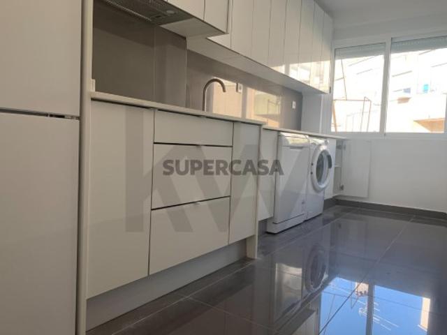 T2 em Remodelação Total no Centro da Amadora