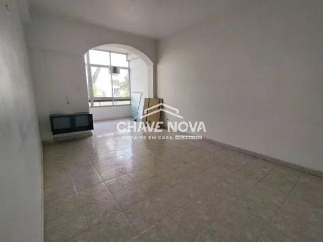 T2 Remodelado com varanda e arrecadação em Oeiras