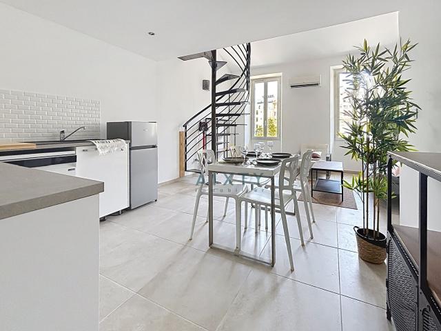 T2 en duplex Place Pol Lapeyre 54,82 m2 1180 Eur
