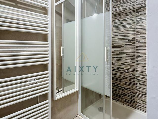 T2 en duplex Place Pol Lapeyre 54,82 m2 1180 Eur