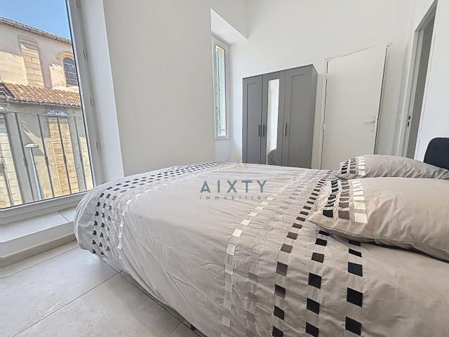 T2 en duplex Place Pol Lapeyre 54,82 m2 1180 Eur