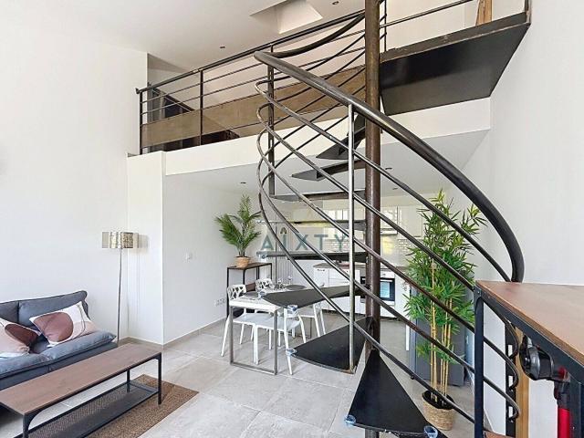 T2 en duplex Place Pol Lapeyre 54,82 m2 1180 Eur