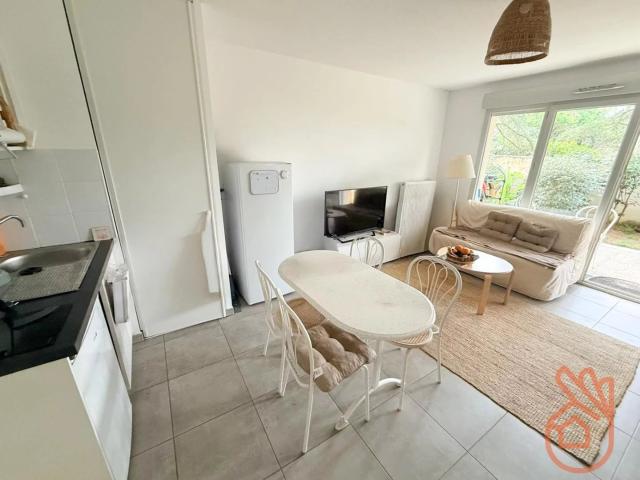 T2 en rdj + terrasse jardinet et 2 places de parking