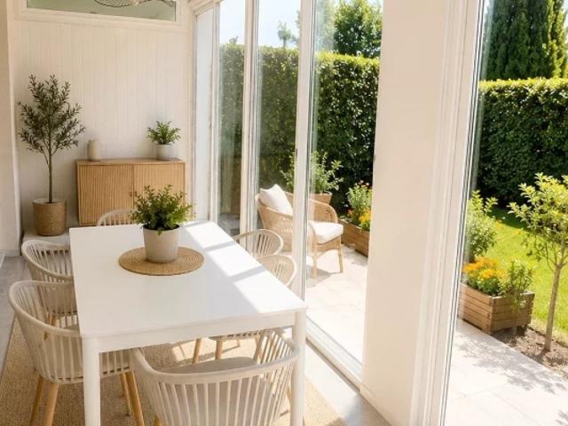 T2 EN REZ DE CHAUSSÉE AVEC TERRASSE ET JARDIN ET PISCINE À BIARRITZ
