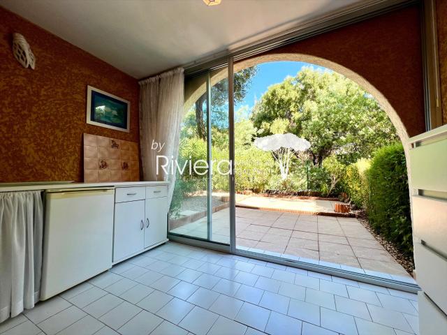 T2 En Rez De Jardin Avec Terrasse Et Parking S/Sol ! 25m² Cavalaire sur Mer