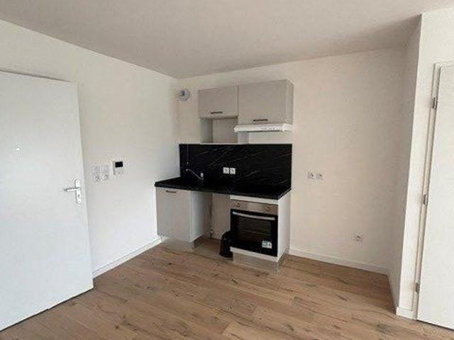 T2 ENTIEREMENT NEUF AVEC BALCON ET PLACE DE PARKING