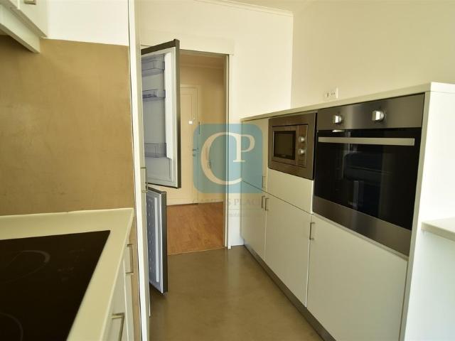 T2 Espaçoso com Varanda e Garagem Fechada no Campo Alegre – Porto