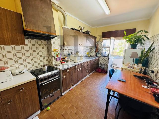 T2 Espaçoso e Rentável junto à Escola Afonso III