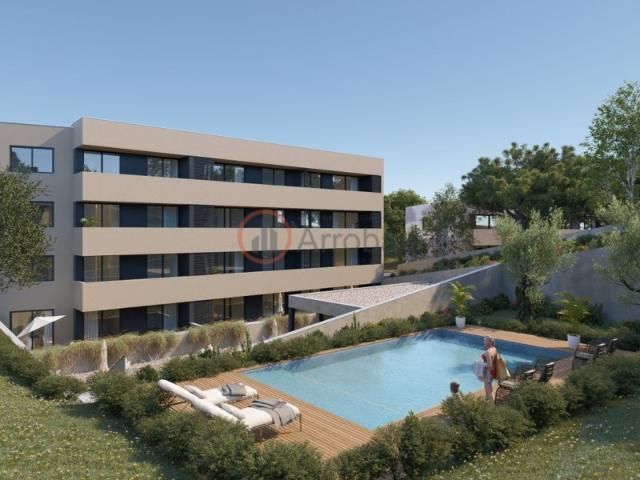 T2 Exclusivo em Condomínio Premium com Piscina | Terraço | Garagem | Junto às Praias da Madalena e Valadares