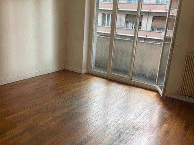 T2 JEAN PERROT