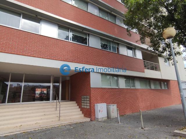 T2 junto ao Restaurante Malheiro Moreira