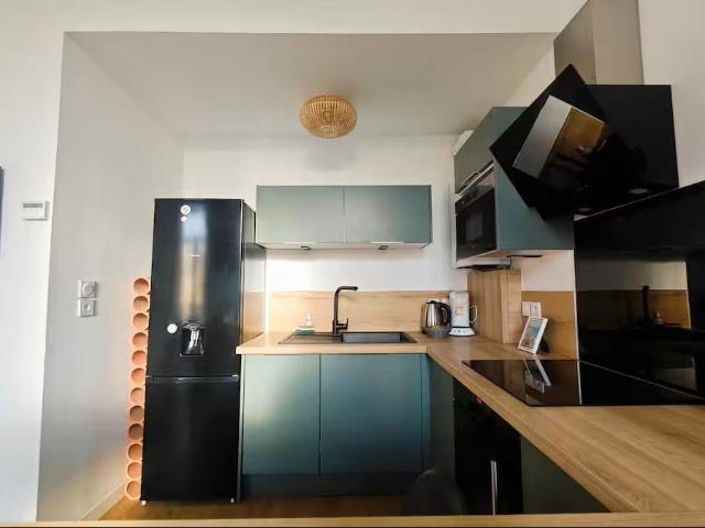 T2 Lille city centre with parking, Lille Amsterdam Apartments for Rent