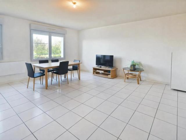 T2 loué avec parking & piscine 47m2 Saint Vivien de Médoc