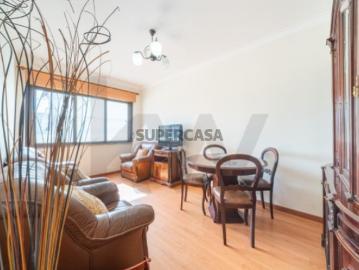 T2 Luminoso em Agualva | Mobilado | Excelente Localização
