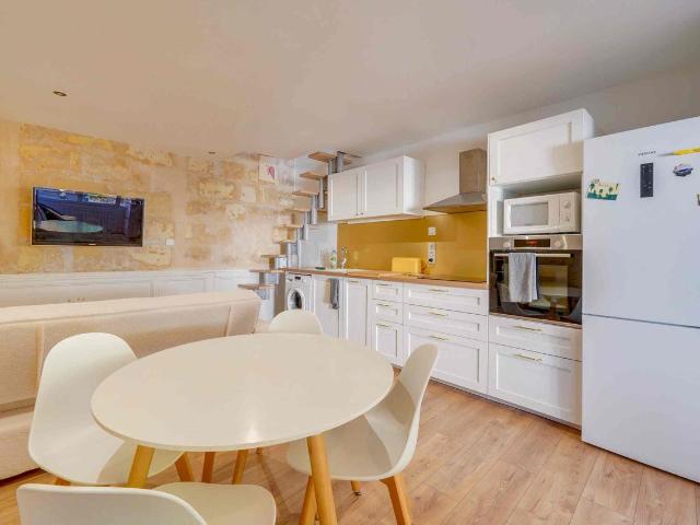 T2 Maisonette 45 sqm with 45sqm terrace 10 month lease, Bordeaux Amsterdam Apartments for Rent