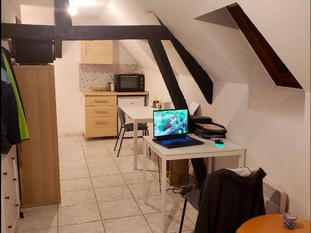 T2 meublé 30m² rénové · Hypercentre Joigny
