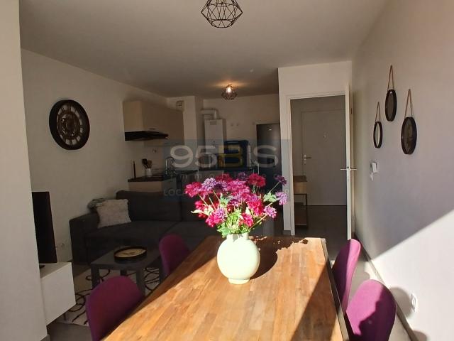 T2 meublé 43 m2 avec terrasse, garage et ascenseur 48 rue du Marais Villeurbanne Saint Jean