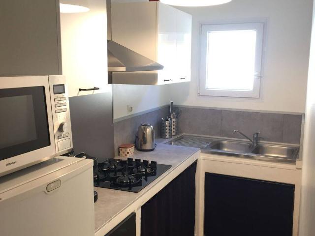 T2 meublé 43 m² – Centre historique d’Avignon – Lumineux, traversant et au calme Location meublée – Bail étudiant 10 mois