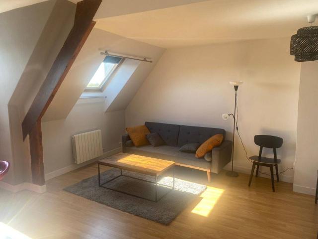 T2 meublé 48 m² – Centre ville de Melun – Dernier étage avec vue dégagée