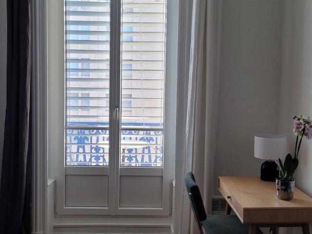 T2 meublé clé en main avec balcon – Lyon 7ᵉ BAIL CIVIL